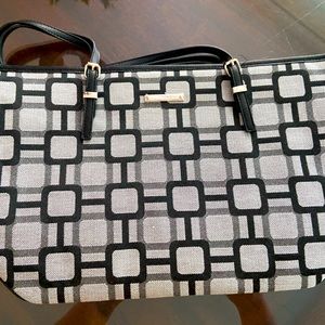 Black and White Nine West. Brand New.